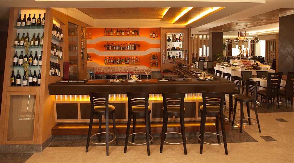 Radisson Blu Suites Ґурґаон Екстер'єр фото