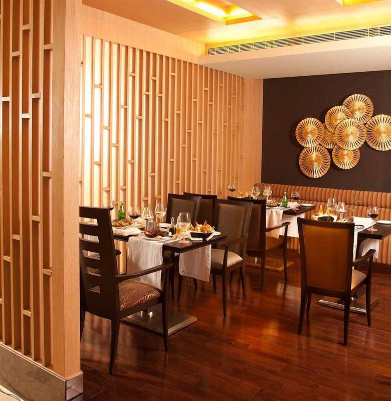 Radisson Blu Suites Ґурґаон Екстер'єр фото