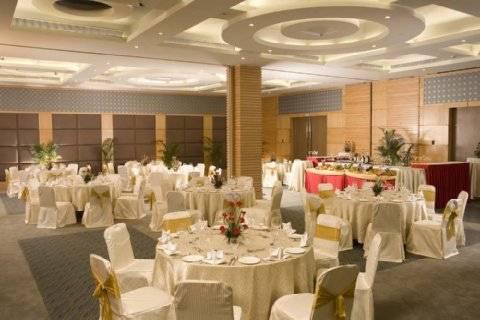 Radisson Blu Suites Ґурґаон Екстер'єр фото