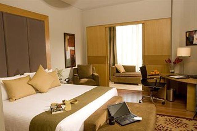 Radisson Blu Suites Ґурґаон Номер фото