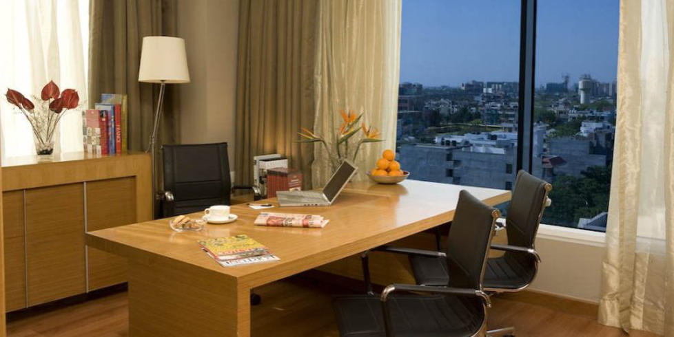 Radisson Blu Suites Ґурґаон Екстер'єр фото