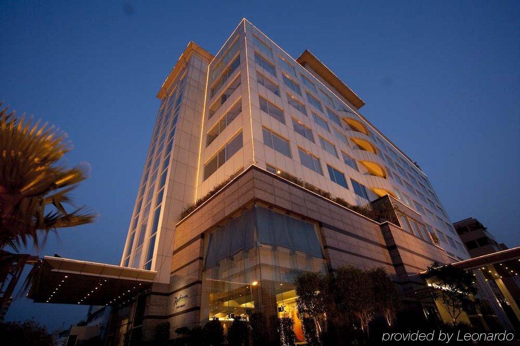 Radisson Blu Suites Ґурґаон Екстер'єр фото